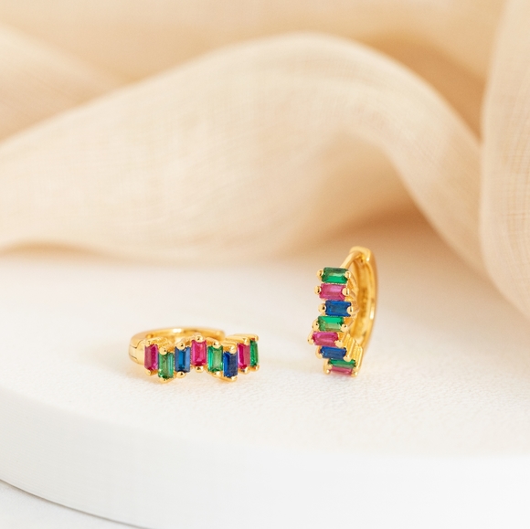 Dainty Rainbow Huggies (S925) - Picture 5 of 11